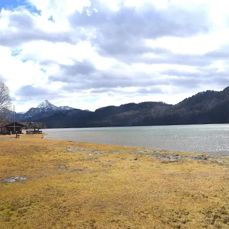 펜션 Urbane Holiday Near Lake *